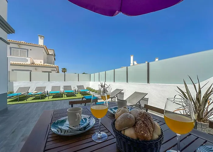 Luxury Walking Distance Gale