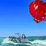Luxury Walking Distance Gale Villa