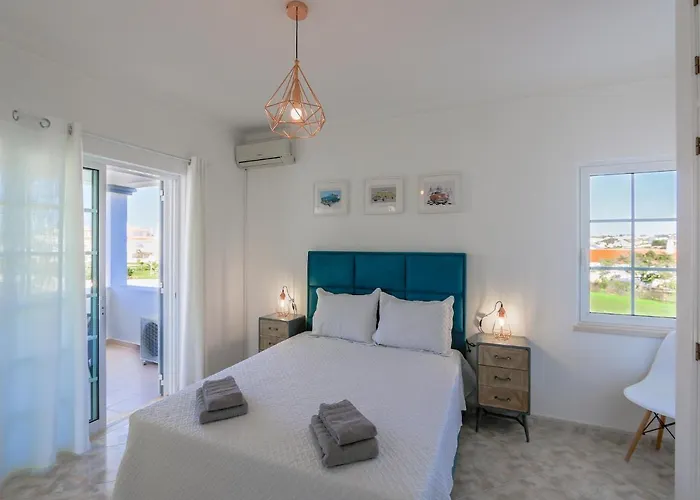 Luxury Walking Distance Gale