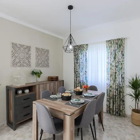 Luxury Walking Distance Gale *